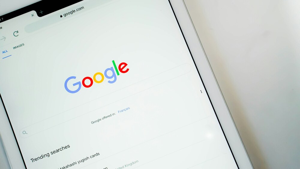 ¿Qué diferencia una aplicación web de una web corporativa?